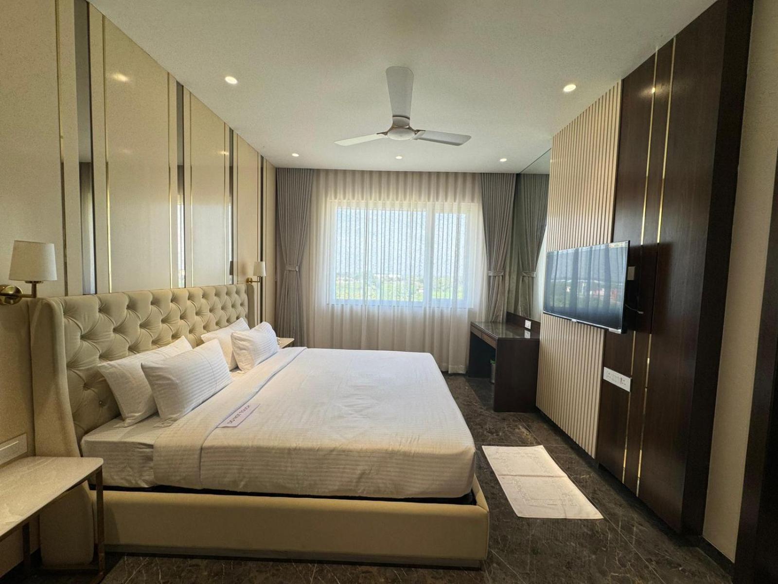 Hotel Carnival Parbhani 外观 照片