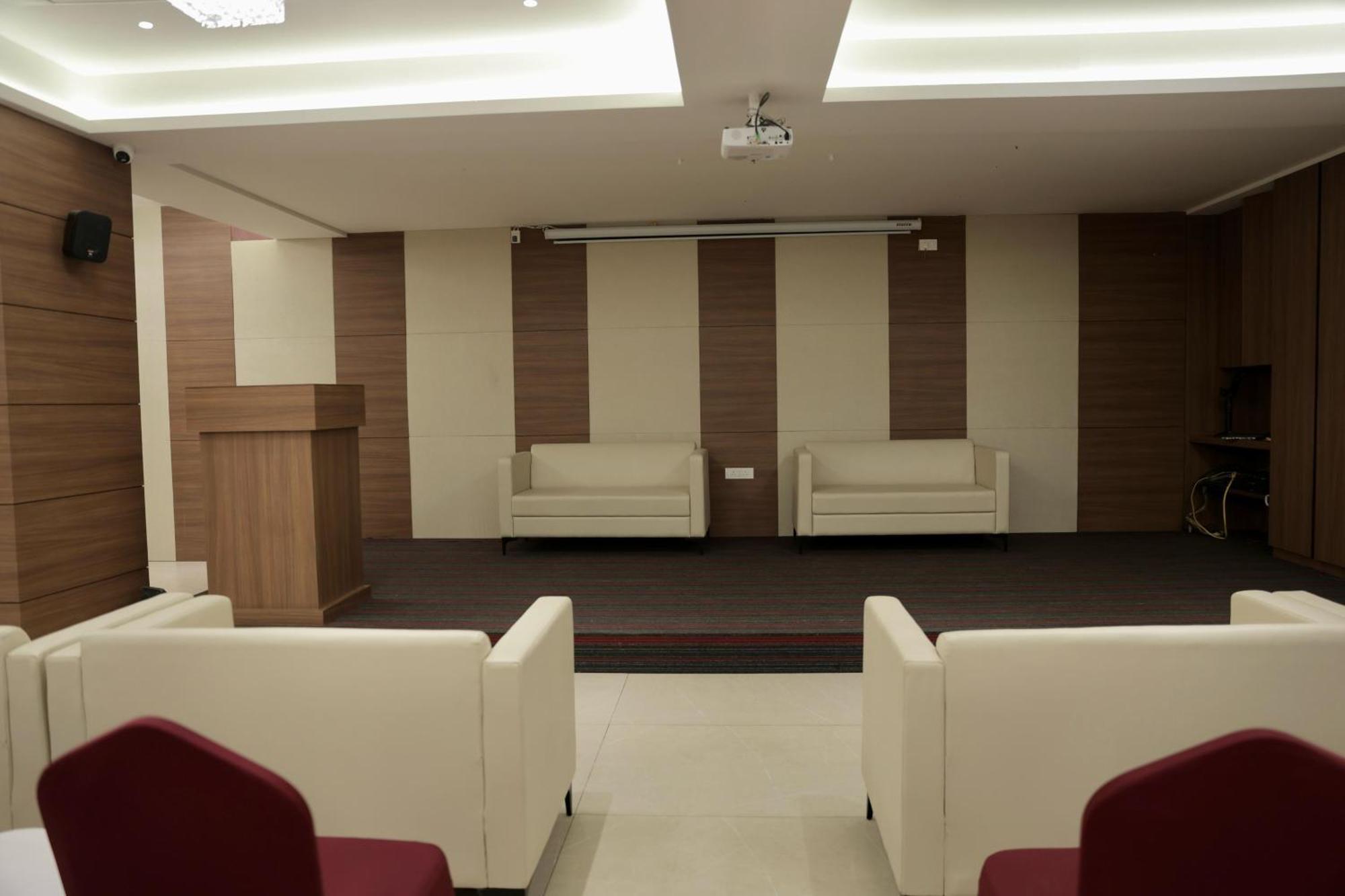 Hotel Carnival Parbhani 外观 照片