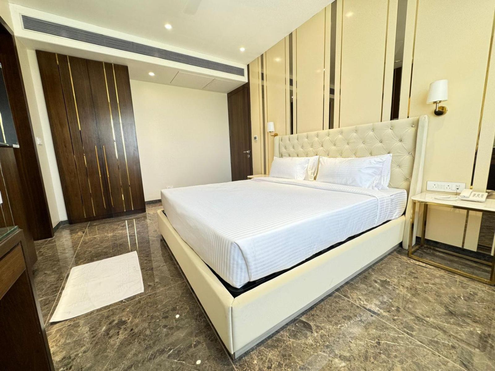 Hotel Carnival Parbhani 外观 照片